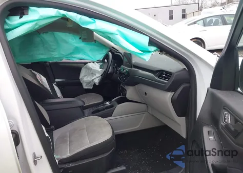 2024 Ford Escape Active z USA, uszkodzony, nr VIN 1FMCU0GN4RUB54912